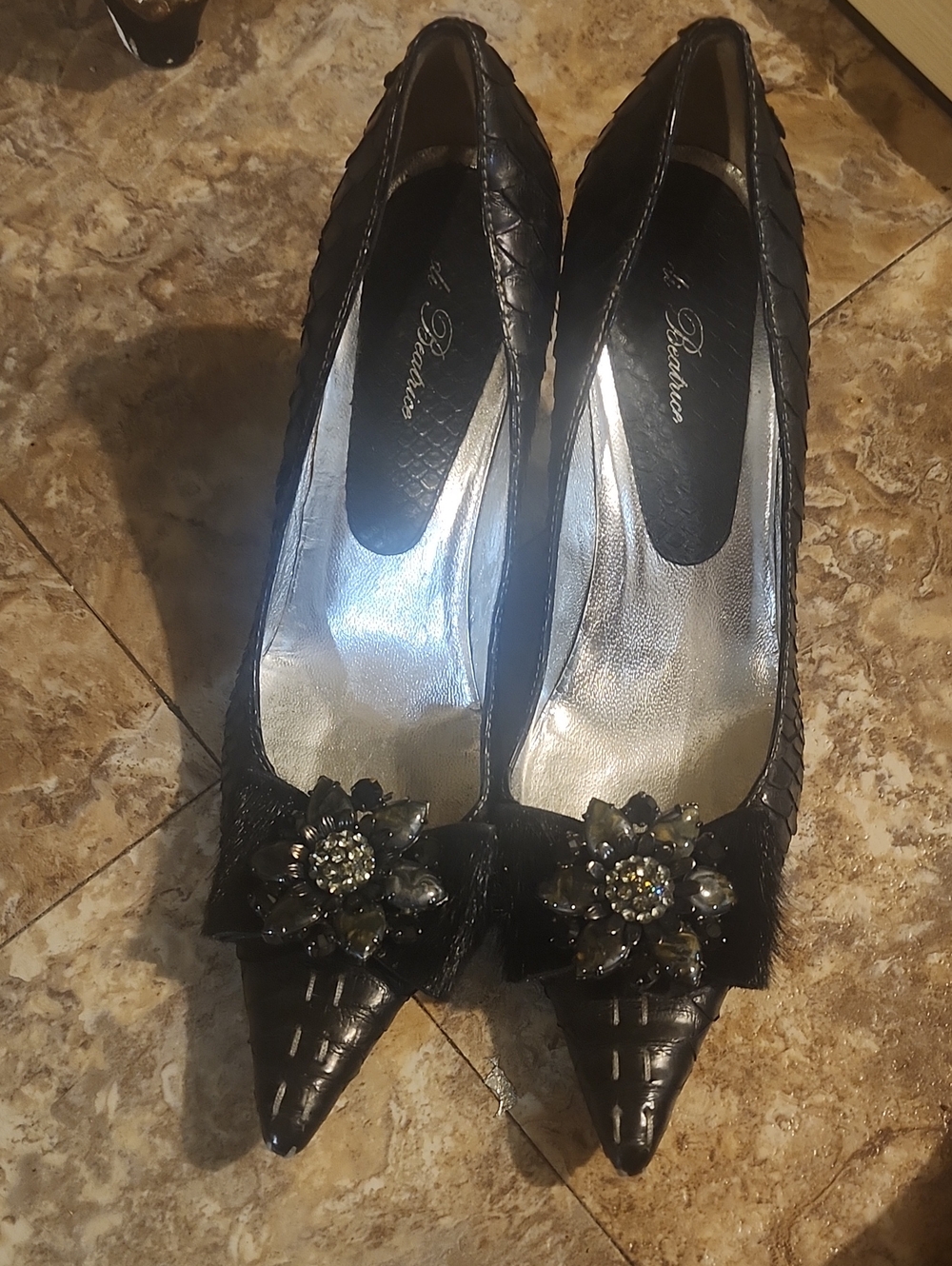Pointed Black Embellished Floral Pumps - Women